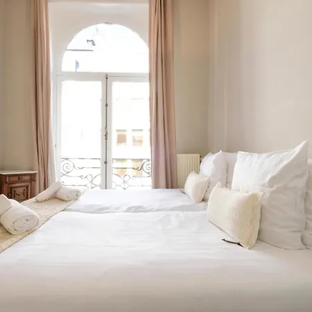 Grand Place Flats Apartment *