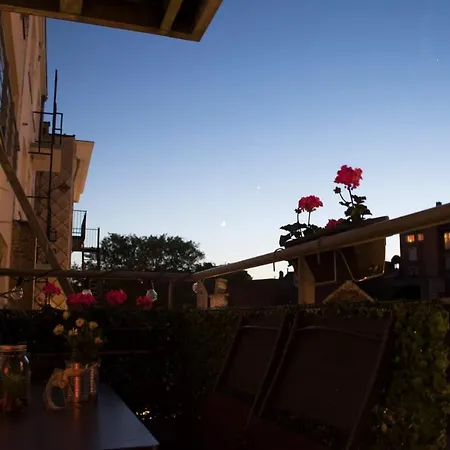 民宿 Chic With Bathroom - Terrace & Free Parking 布鲁塞尔