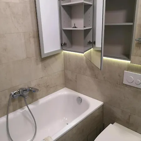 Lux Family Room In Ganshoren