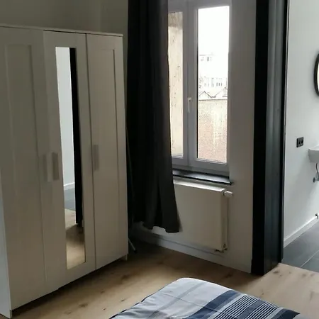 Flat Apartment *