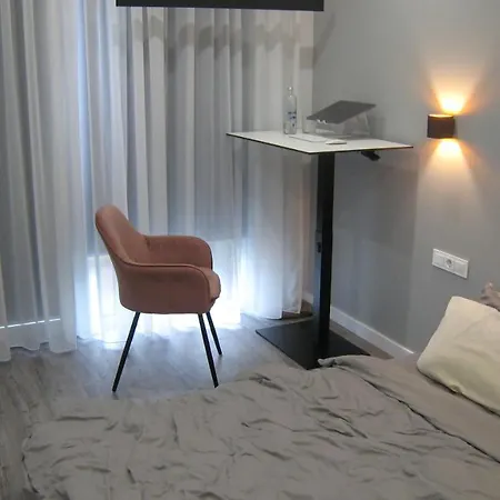 Apartmenty Suisse Ndd Apartman *