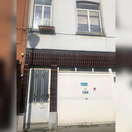 logement à molenbeek-saint-jean Apartamento *