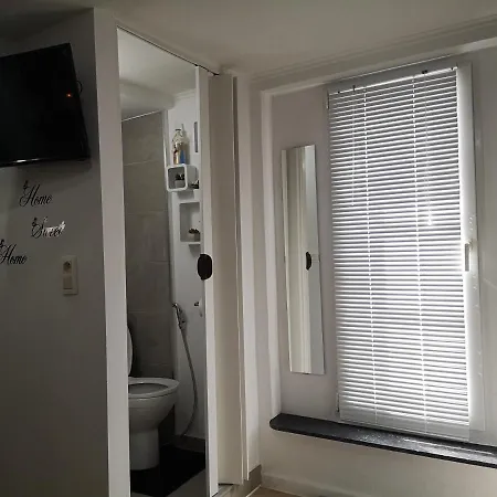 Un Petit Studio Confortable Au Coeur De Bruxelles * Brussel