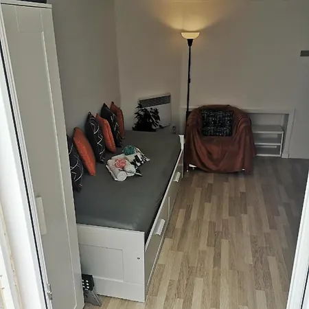 Un Petit Studio Confortable Au Coeur De Bruxelles *