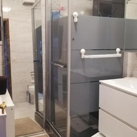 Studio Equipe, Salle De Bain Privee, Proche Centre Ville