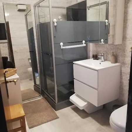 Studio Equipe, Salle De Bain Privee, Proche Centre Ville