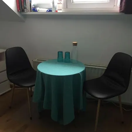 Chambre Cosy Avec Salle De Bain Privative Et Service Petit Dejeuner Проживание в семье *