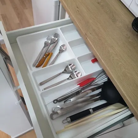 Un Petit Studio Confortable Au Coeur De Bruxelles *