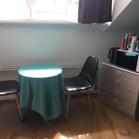Chambre Cosy Avec Salle De Bain Privative Et Service Petit Dejeuner *