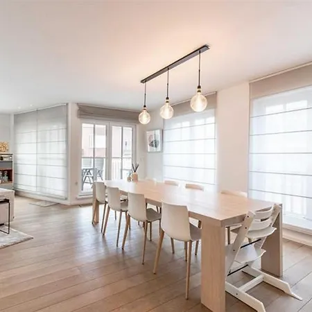 Апартаменты Charlemagne Appartement Brussels Брюссель