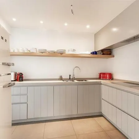 Charlemagne Appartement Brussels Брюссель