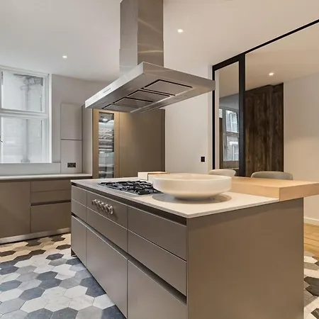 Charlemagne Appartement Brussels Апартаменты