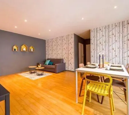 Gezellig Appartement Met Twee Slaapkamers En Balkon شقة بروكسل