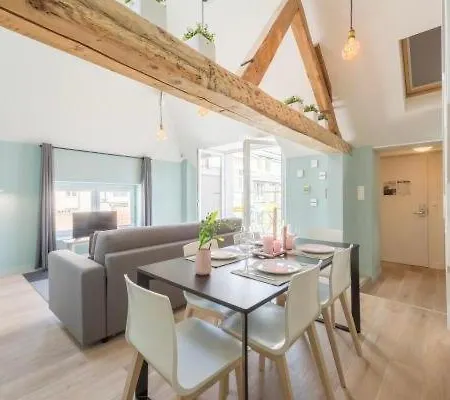 Gezellig Appartement Met Twee Slaapkamers En Balkon *