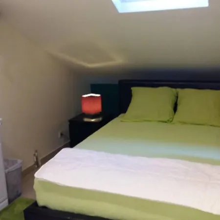 Sauna Lgbt Renting Rooms. And You Can Access To The Sauna And Hammam And Jacuzzi. A Perfect Room. Βρυξέλλες