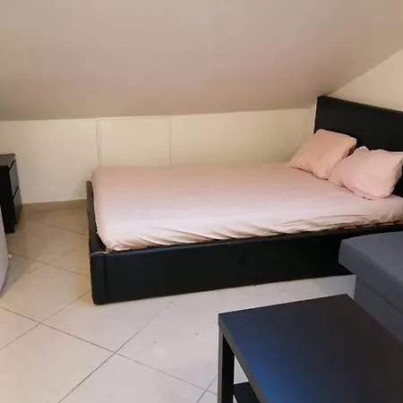 Sauna Lgbt Renting Rooms. And You Can Access To The Sauna And Hammam And Jacuzzi. A Perfect Room.