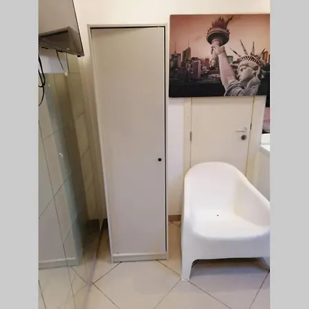 Sauna Lgbt Renting Rooms. And You Can Access To The Sauna And Hammam And Jacuzzi. A Perfect Room. *