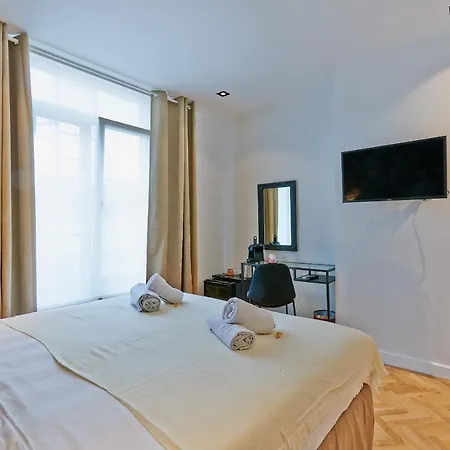 Suite Apartment