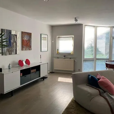 Large Convenient Flat In Central Brussels アパート