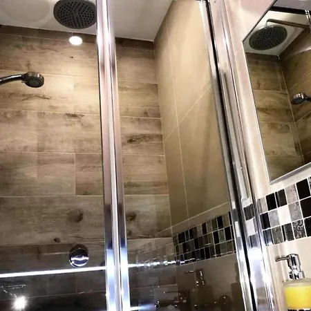 Apartment Goede Behuizing Met Reparatie En Een Aangename Prijs Brussels