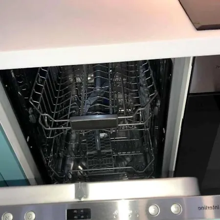 Goede Behuizing Met Reparatie En Een Aangename Prijs * Brussels