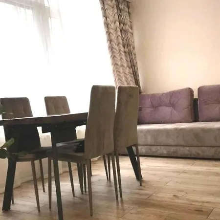 Goede Behuizing Met Reparatie En Een Aangename Prijs Daire *