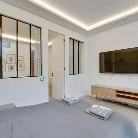 Luxurious Apartment For 4 Persons