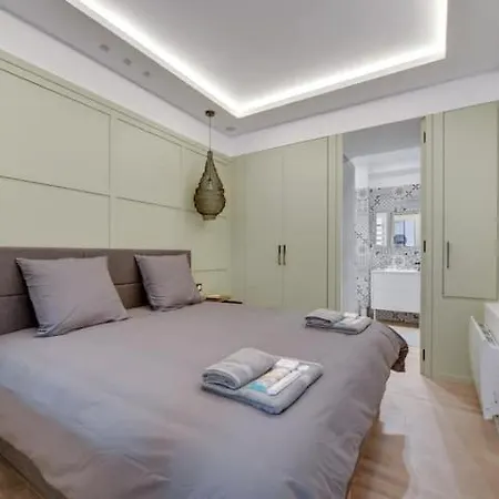 Luxurious Apartment For 4 Persons