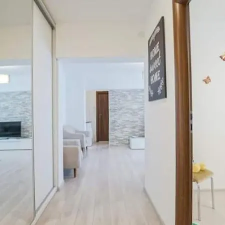 Appartamento Comfortable Apartment For 5 People *