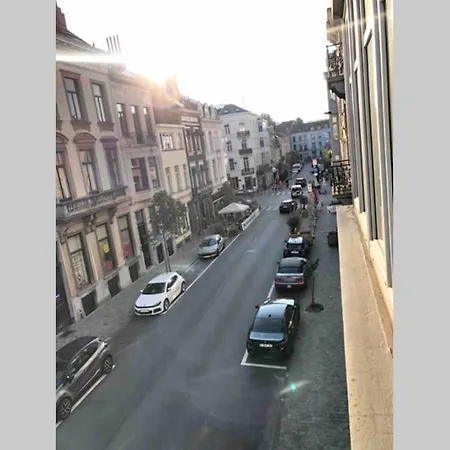 Lovely One Bedroom Condo In The Heart Of Ixelles * Bruxelas