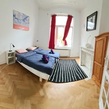 - Eu Commission 4 Bedrooms And Garden Barbecue *