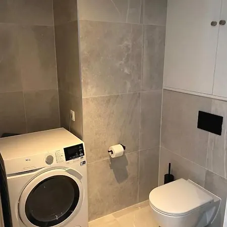 Modern Quiet Studio With All Facilities *