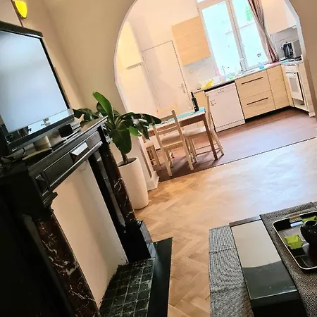 - Eu Commission 4 Bedrooms And Garden Barbecue Apartamento *
