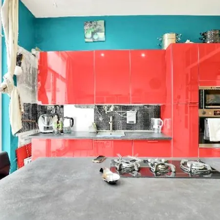 One Bedroom Appartement With City View Furnished Balcony And Wifi At Saint Gilles