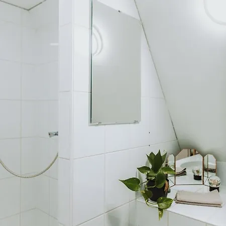 Cocoon Apartment *