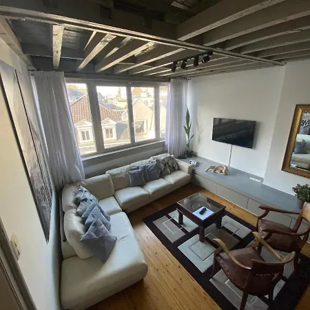 Spacious Penthouse With An Amazing Terrasse In Grand Place *