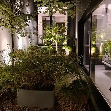 A Cote Du Cinquantenaire Bed & Breakfast 4*