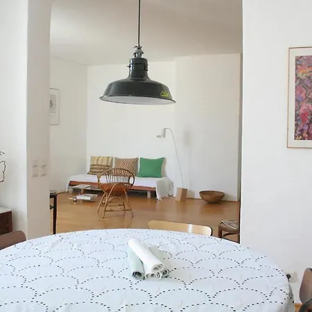 Chambre Dans Un Appartement De Charme Au Coeur De Bruxelles Bed & Breakfast *