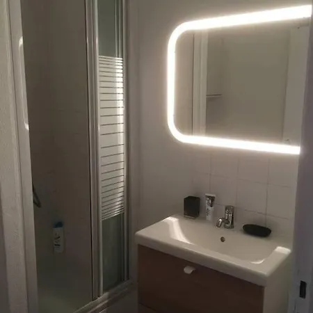 Modernite Et Confort A Deux Pas Du Centre De Bxl Apartment