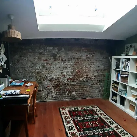 La Petite Maison Dans L Impasse Brussels