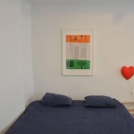 Nice Studio In Marolles Daire *