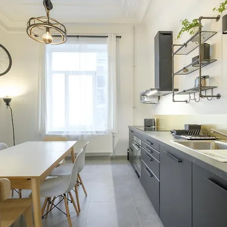 Nice 3 Bedrooms Duplex Between Kanal & Tour & Taxis * Brussels