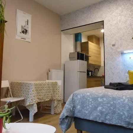 Апартаменты Superbe Au 1er Etage, Proche De La Gare Du Midi *