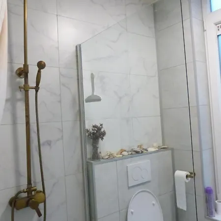 Superbe Au 1er Etage, Proche De La Gare Du Midi