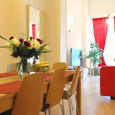 Brussels Center, Sainte-Catherine And Beguinage Sleeps 1-8P