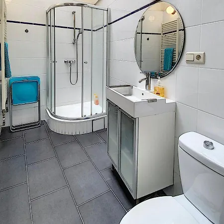 Brussels Center, Sainte-Catherine And Beguinage Sleeps 1-8P *