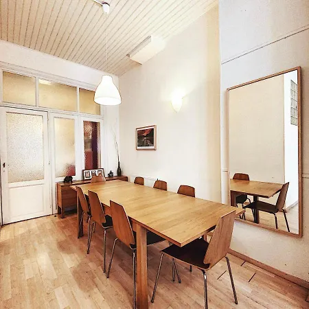 Brussels Center, Sainte-Catherine And Beguinage Sleeps 1-8P Brusel