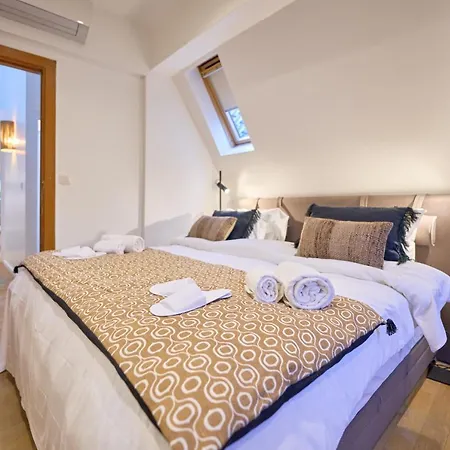 Maison Grand Place 2br 3 *