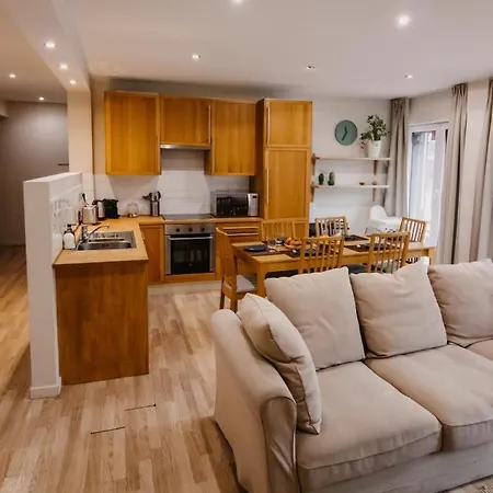 And Cozy In Bruselas