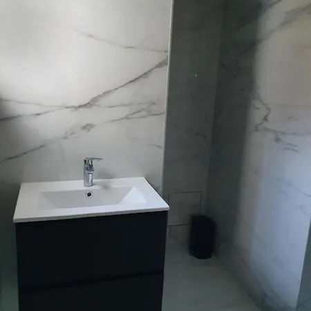 ゲストハウス B96 *